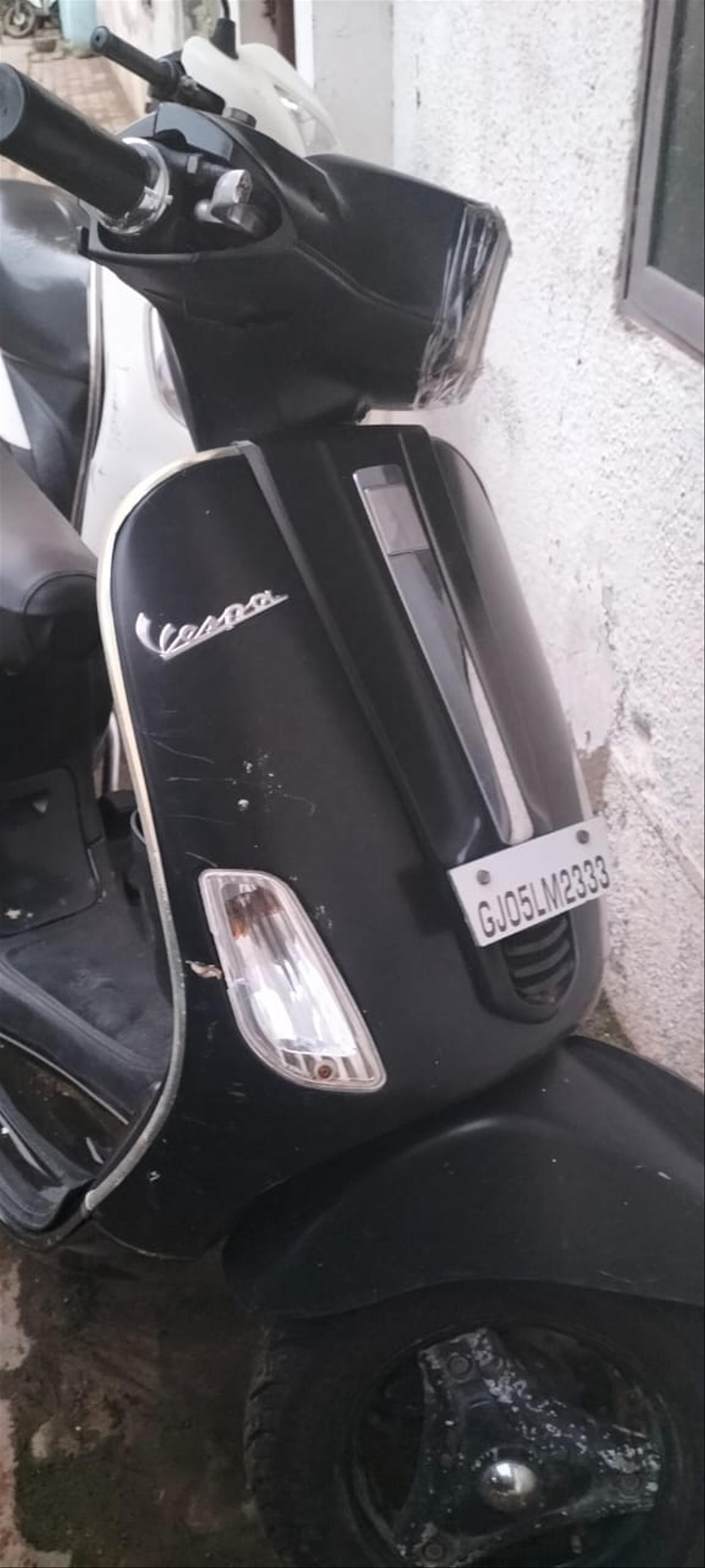 View - Vespa scooter photos, Vespa scooter available in Vadodara, make deal in 30000