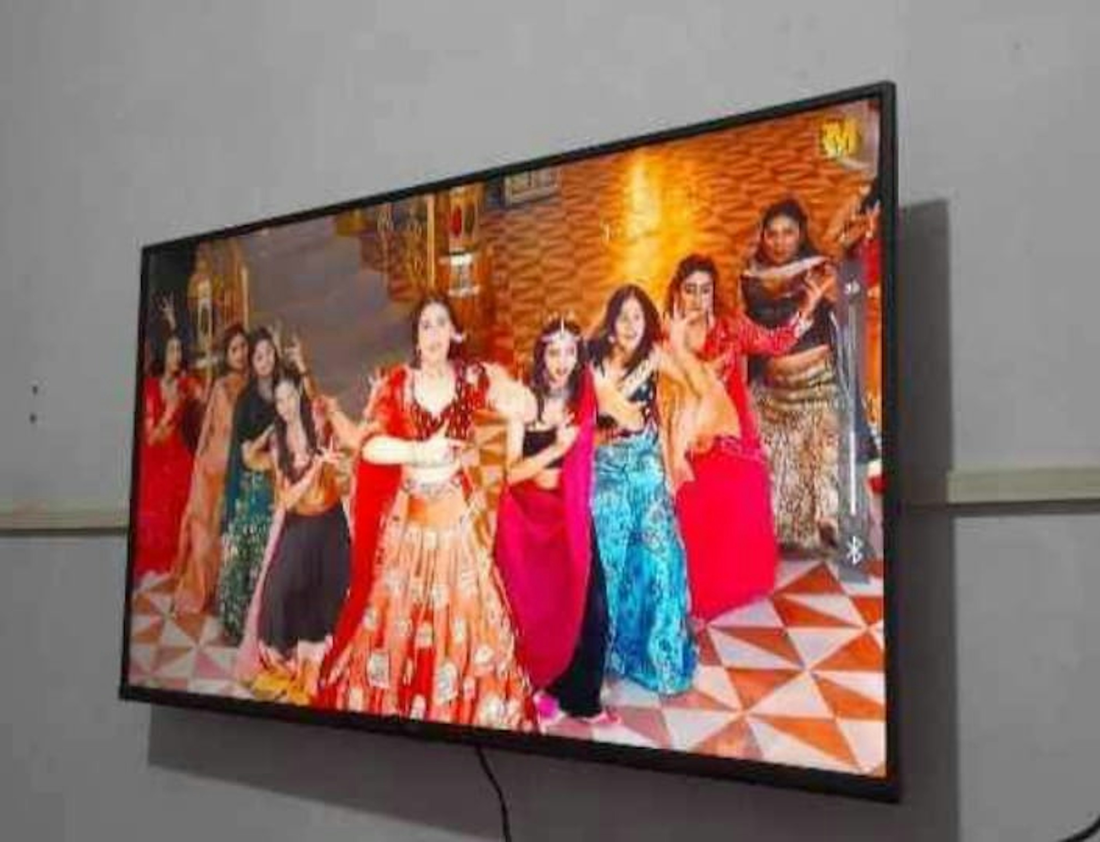 View - LED TV samsung brand  photos, LED TV samsung brand  available in Pune, make deal in 10000