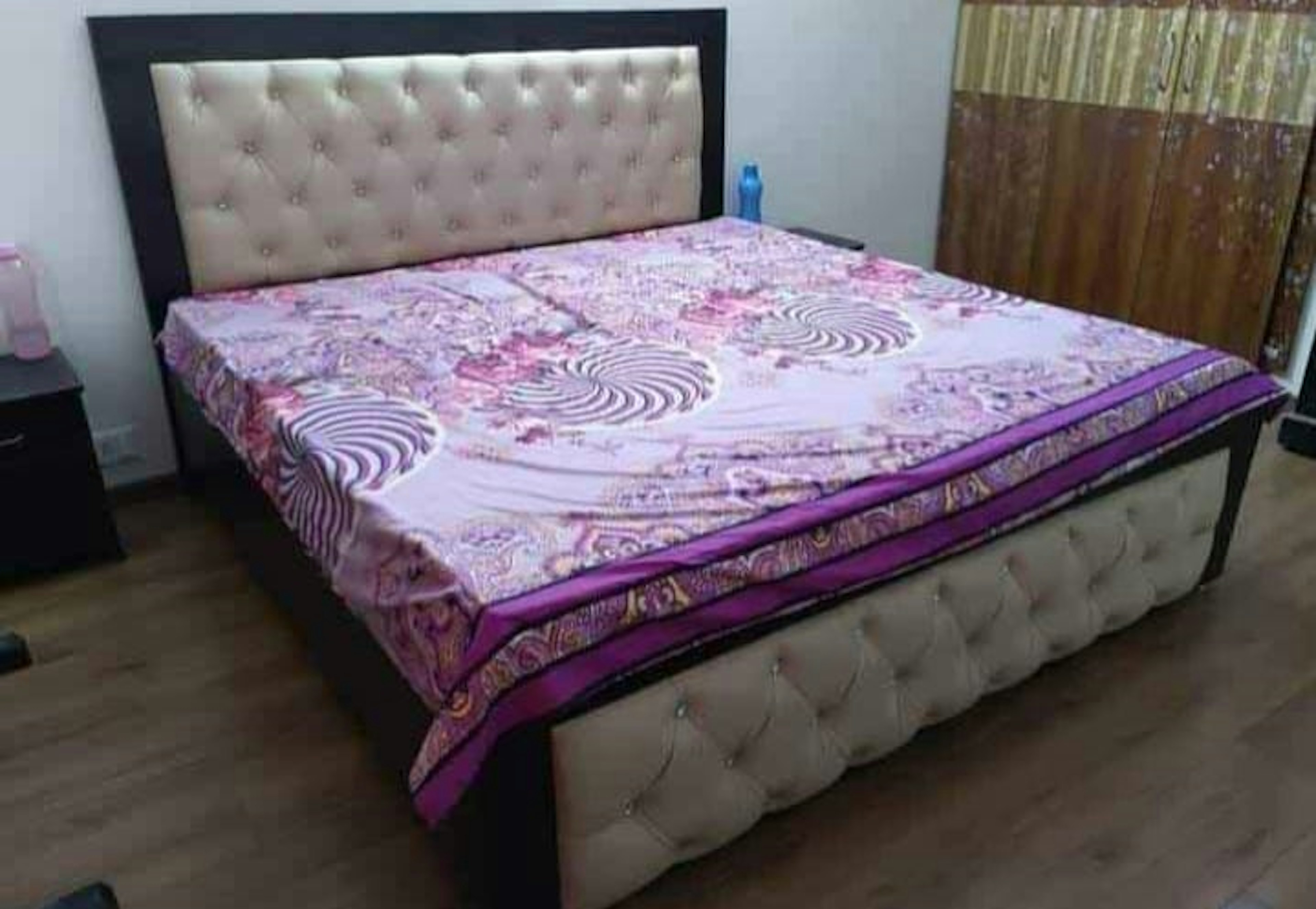 View - Double bed with mattress photos, Double bed with mattress available in Pune, make deal in 10000