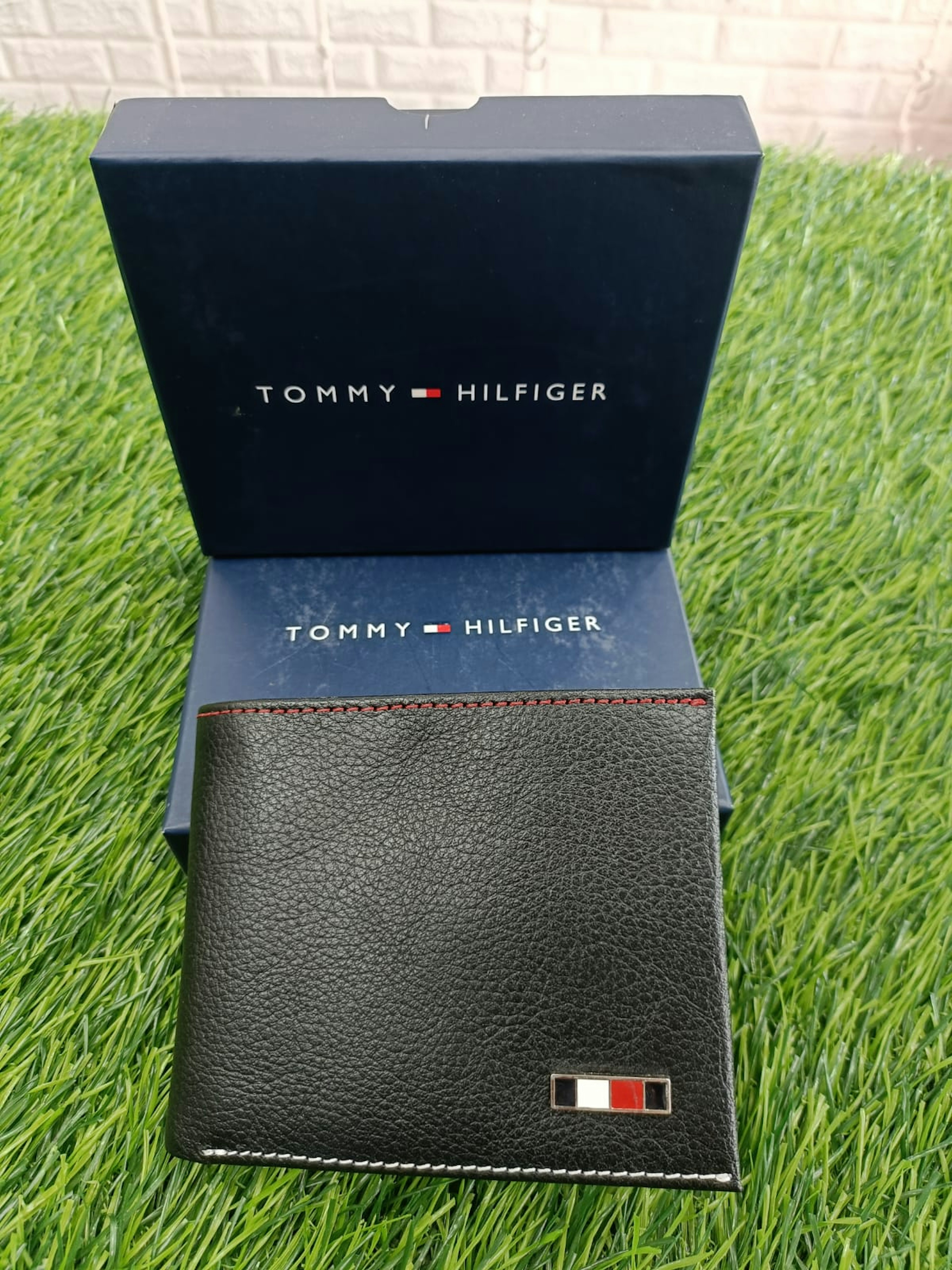 View - TOMMY HILFIGER Wallet photos, TOMMY HILFIGER Wallet available in Surendranagar, make deal in 740