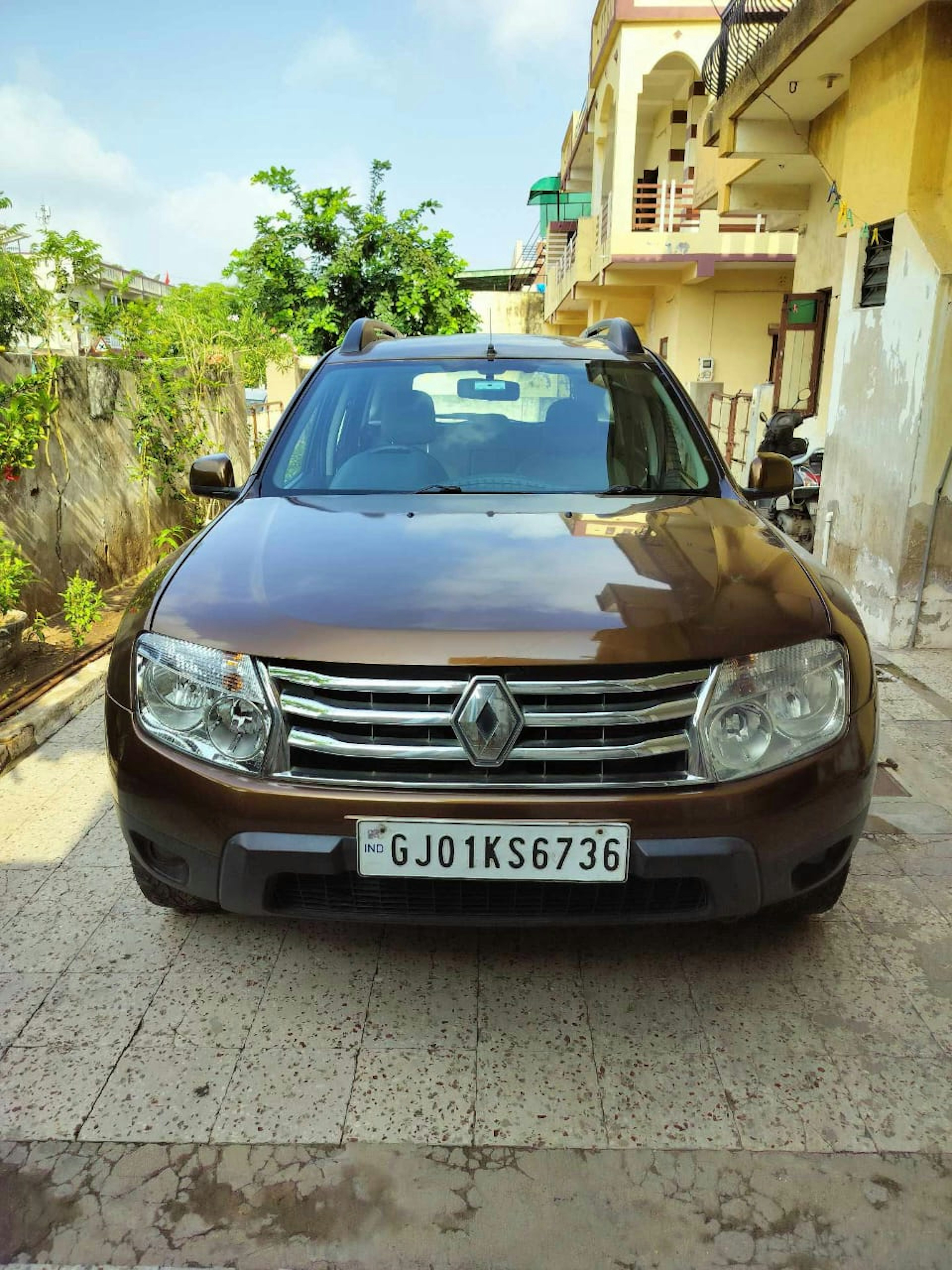 View - Renault Duster photos, Renault Duster available in Ahmedabad, make deal in 370000