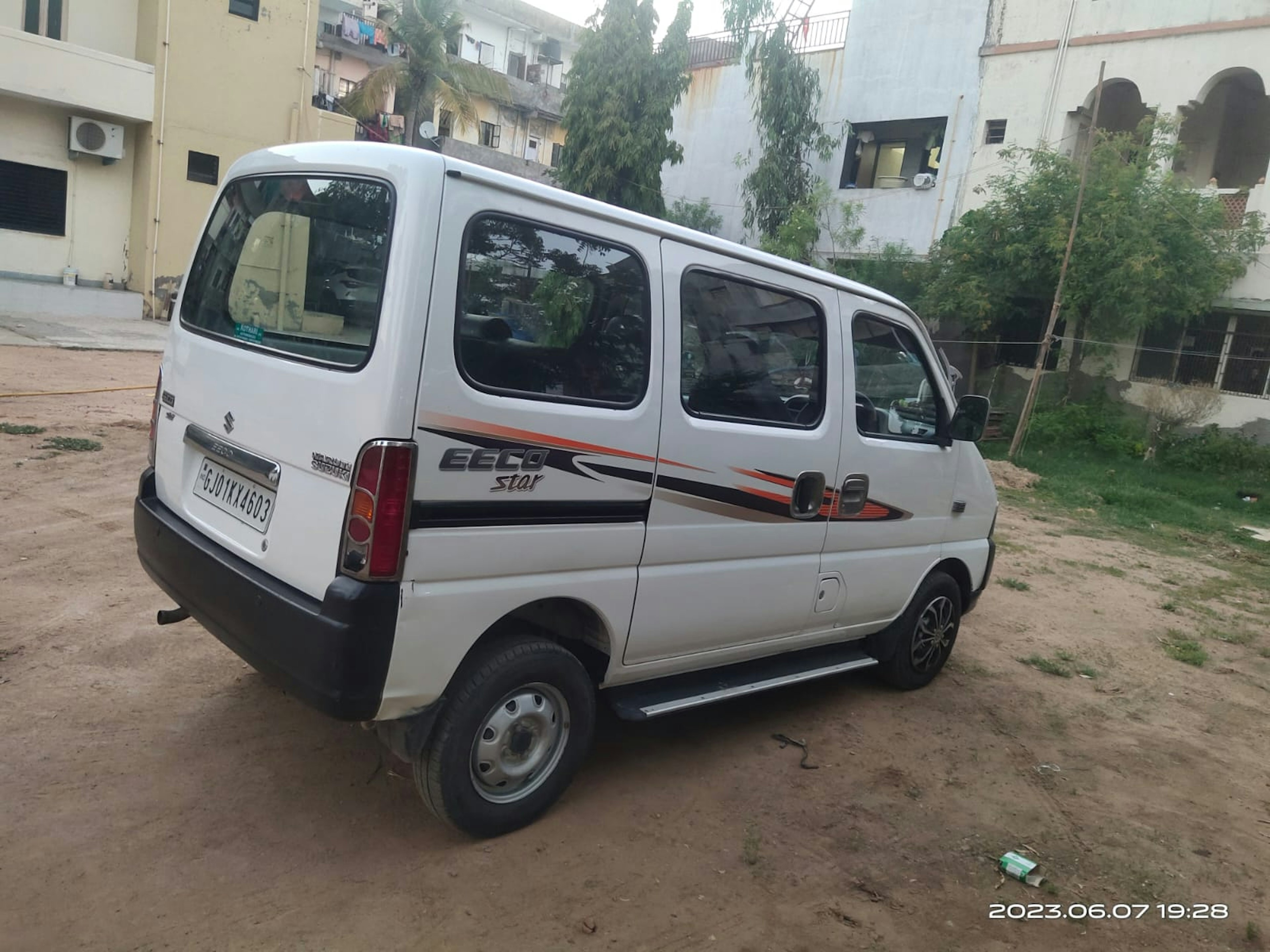View - Maruti Suzuki Eeco photos, Maruti Suzuki Eeco available in Ahmedabad, make deal in 450000