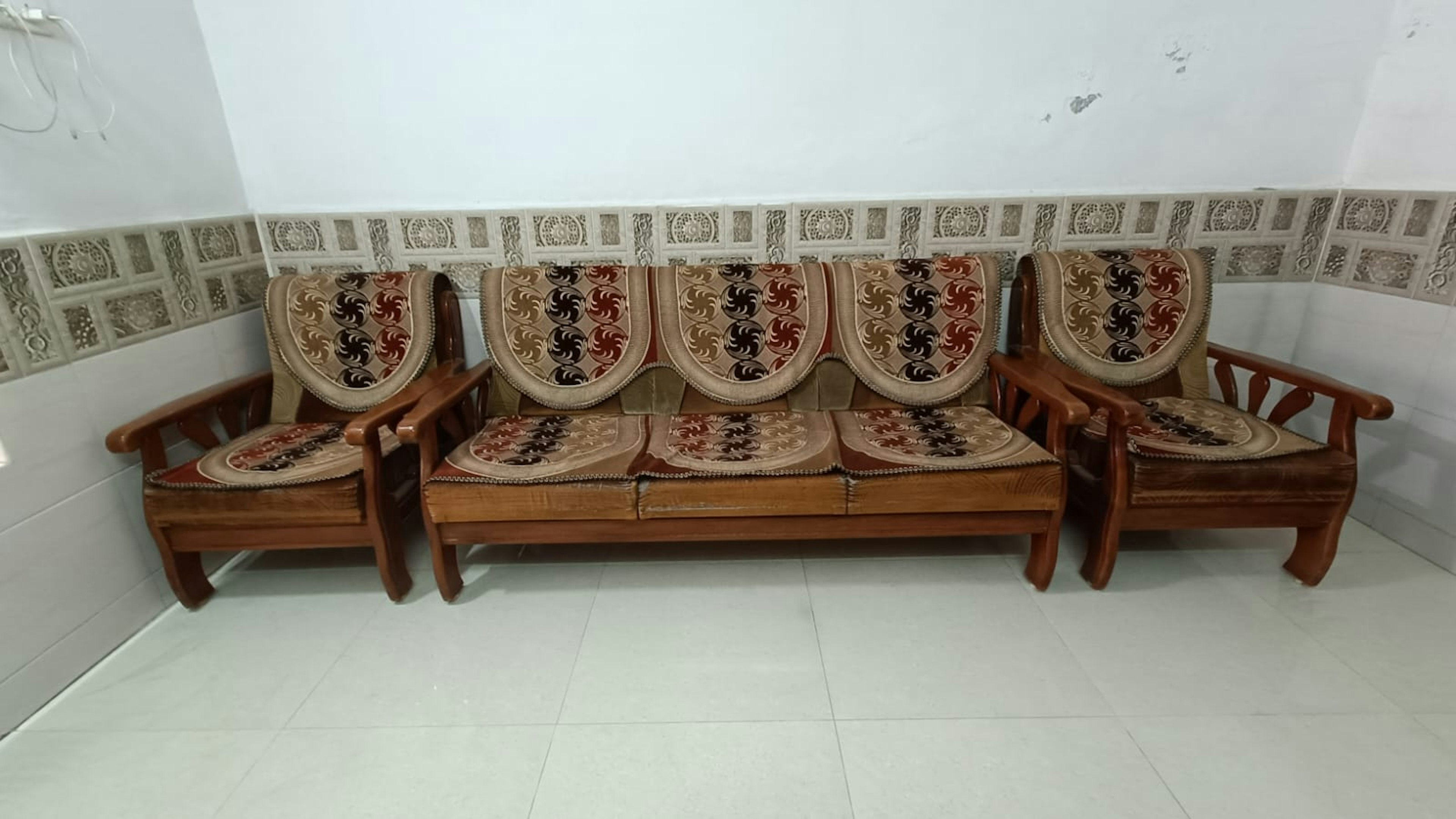 View - Sofa photos, Sofa available in Ahmedabad, make deal in 13000